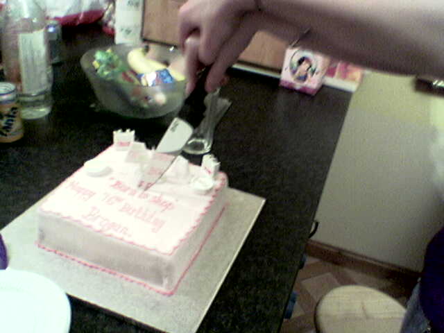cuttindcake.jpg